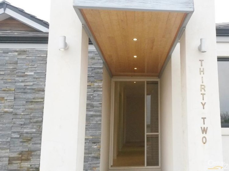 32 Graceland Ave, Landsdale WA 6065