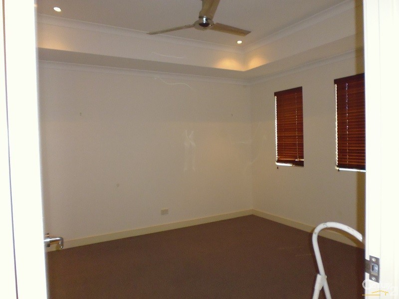 32 Graceland Ave, Landsdale WA 6065