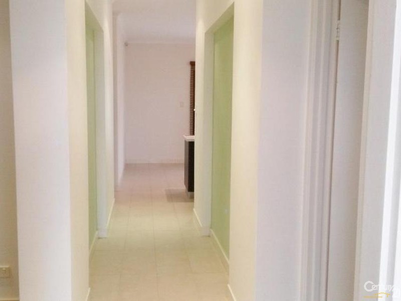 32 Graceland Ave, Landsdale WA 6065