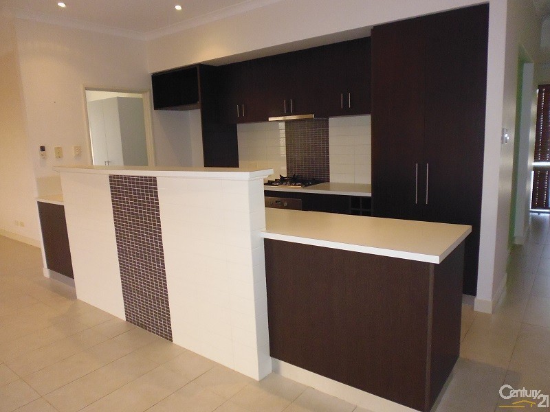 32 Graceland Ave, Landsdale WA 6065