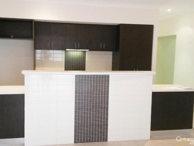 32 Graceland Ave, Landsdale WA 6065