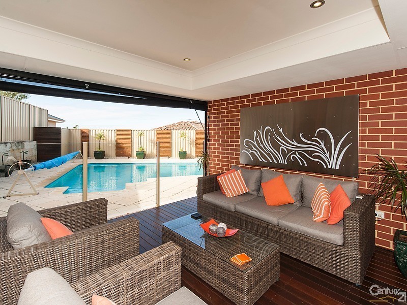 10 Yandi Way, Carramar WA 6031