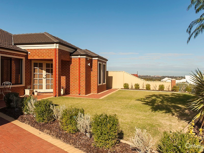 10 Yandi Way, Carramar WA 6031