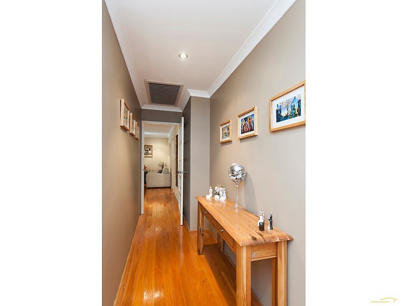 10 Yandi Way, Carramar WA 6031