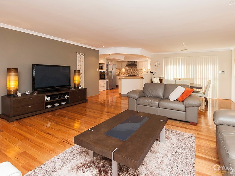 10 Yandi Way, Carramar WA 6031