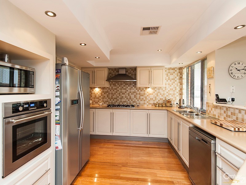 10 Yandi Way, Carramar WA 6031