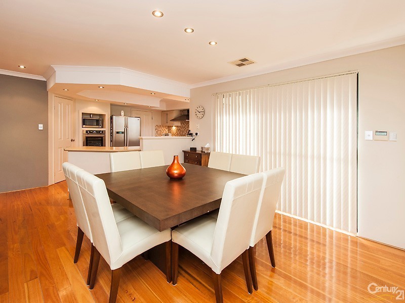 10 Yandi Way, Carramar WA 6031