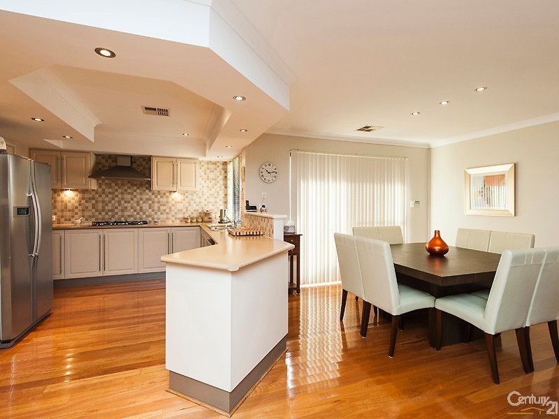 10 Yandi Way, Carramar WA 6031