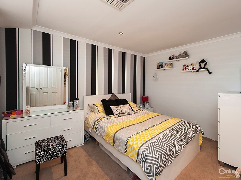 10 Yandi Way, Carramar WA 6031