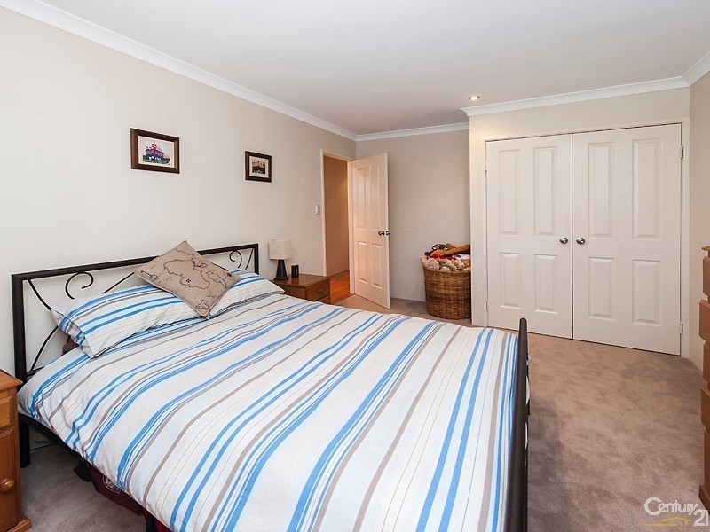10 Yandi Way, Carramar WA 6031