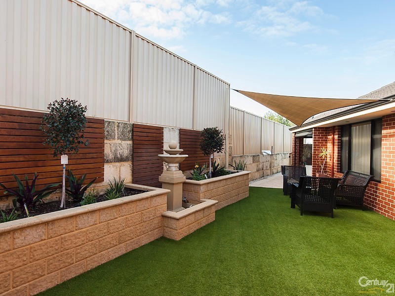 10 Yandi Way, Carramar WA 6031