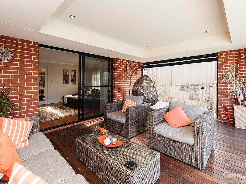 10 Yandi Way, Carramar WA 6031