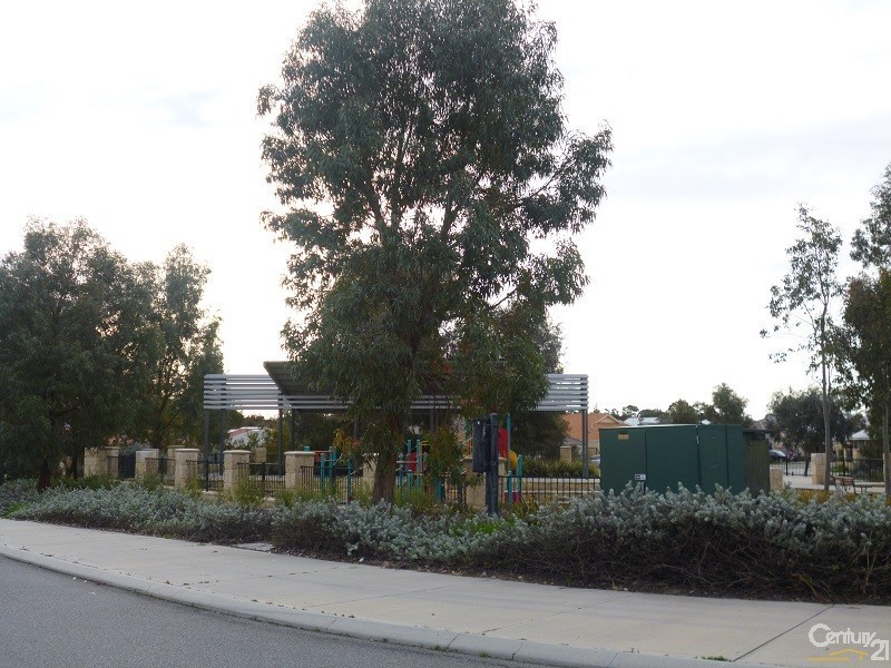 2 Smeaton Lane, Carramar WA 6031