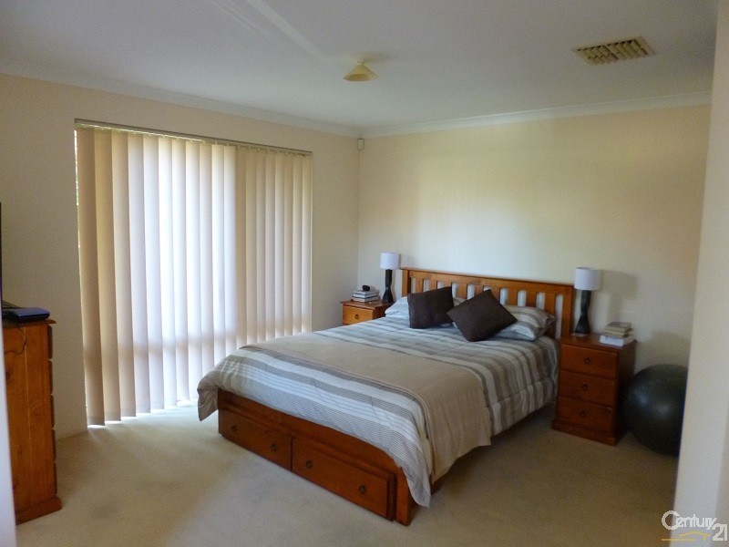 4 Galway Court, Mindarie WA 6030