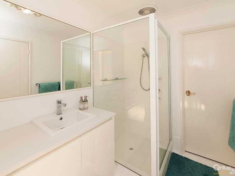 14 Rochester Drive, Mindarie WA 6030