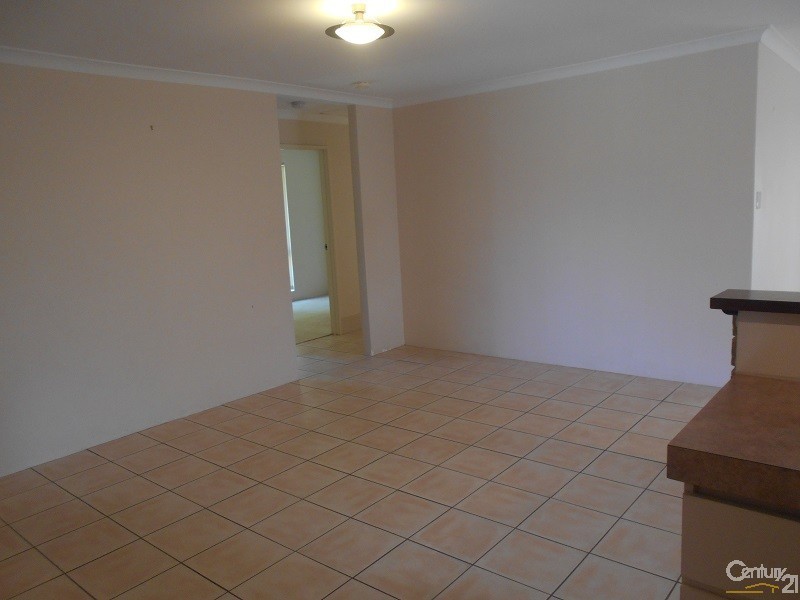 4 Yarra Court, Carramar WA 6031