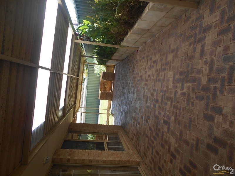 4 Yarra Court, Carramar WA 6031