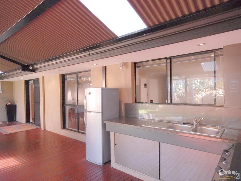 55 Creaney Drive, Kingsley WA 6026