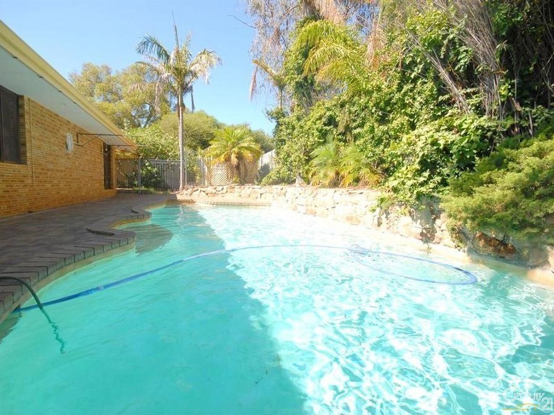 29 Wandearah Way, Kingsley WA 6026