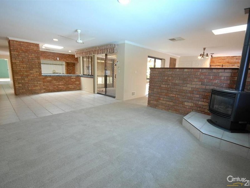 29 Wandearah Way, Kingsley WA 6026