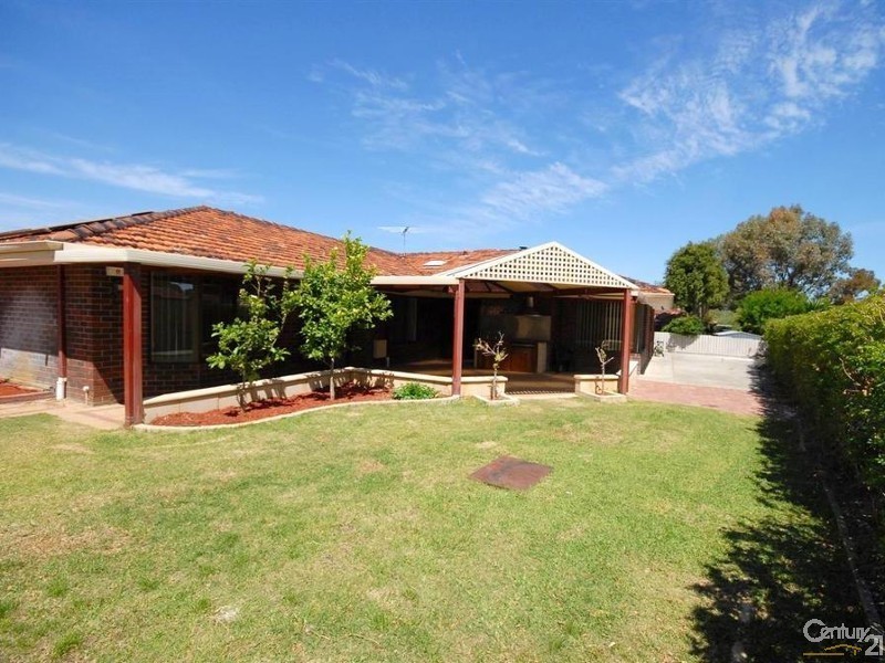 17 Backhouse Road, Kingsley WA 6026