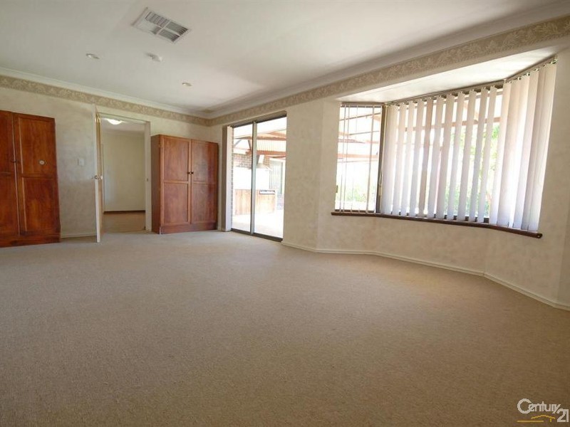 17 Backhouse Road, Kingsley WA 6026