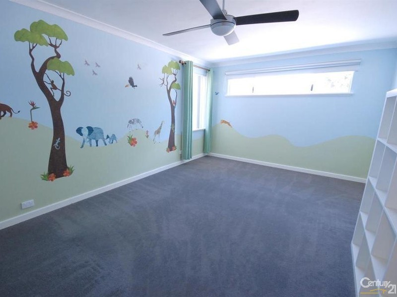 17 Backhouse Road, Kingsley WA 6026