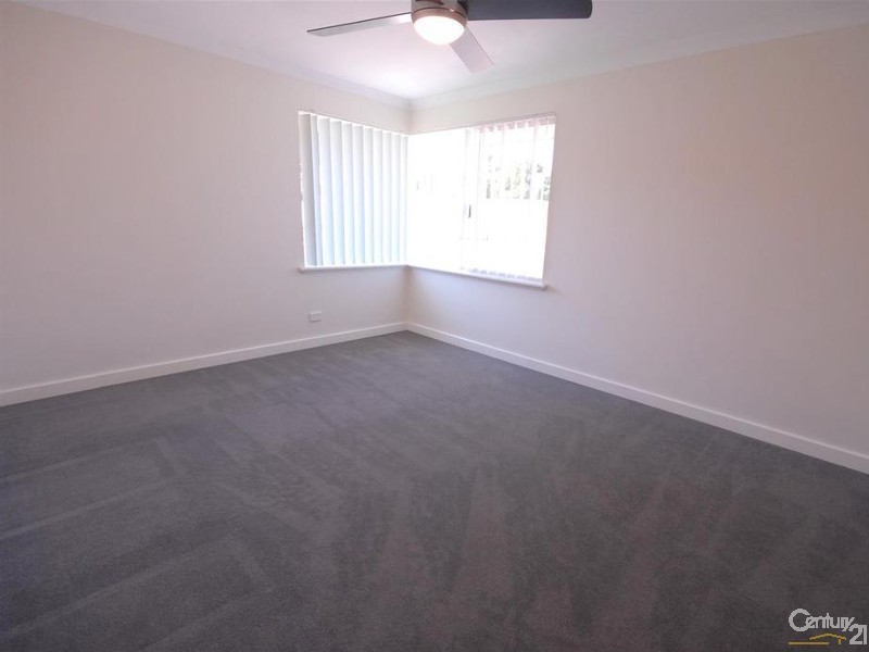 17 Backhouse Road, Kingsley WA 6026