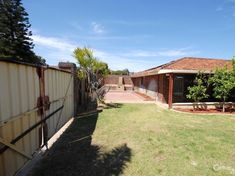 17 Backhouse Road, Kingsley WA 6026