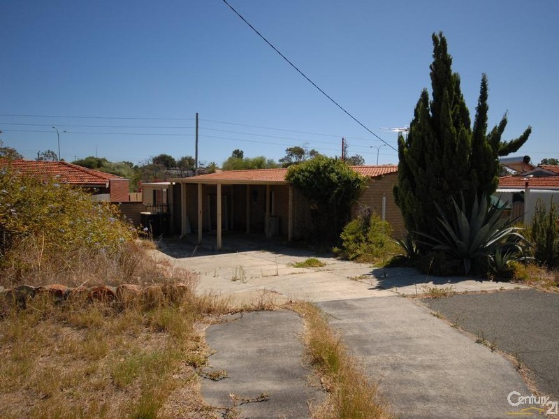 16 Malabar Crescent, Craigie WA 6025