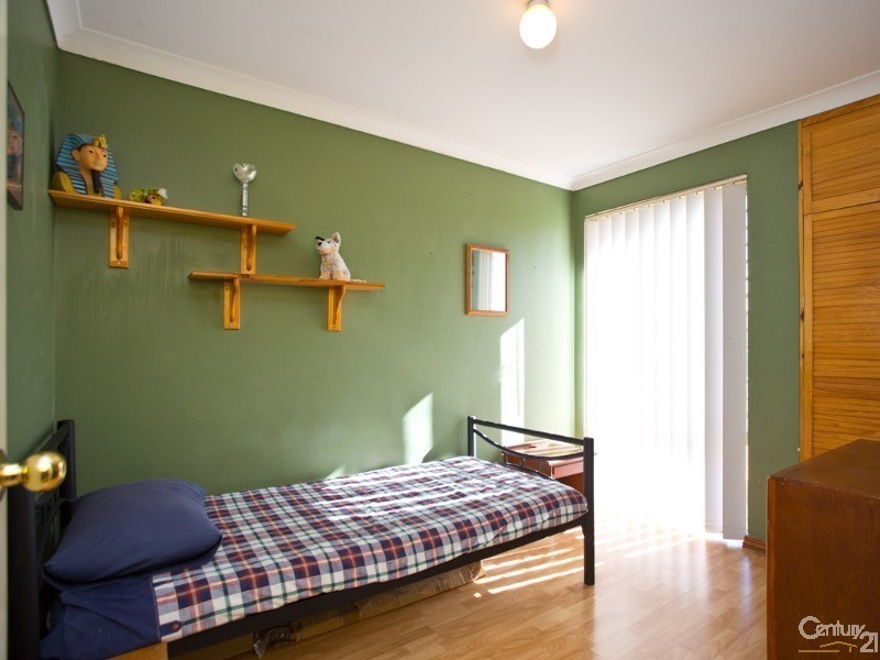 19 Woolerong Walk, Marangaroo WA 6064