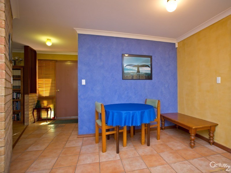 19 Woolerong Walk, Marangaroo WA 6064