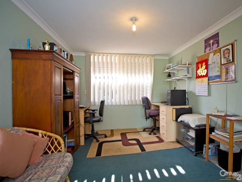 19 Woolerong Walk, Marangaroo WA 6064