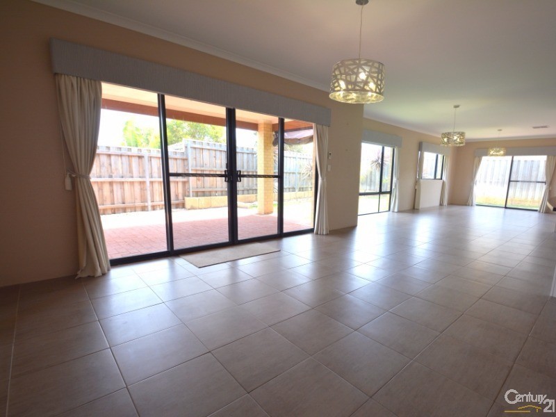 5 Pictum Way, Halls Head WA 6210