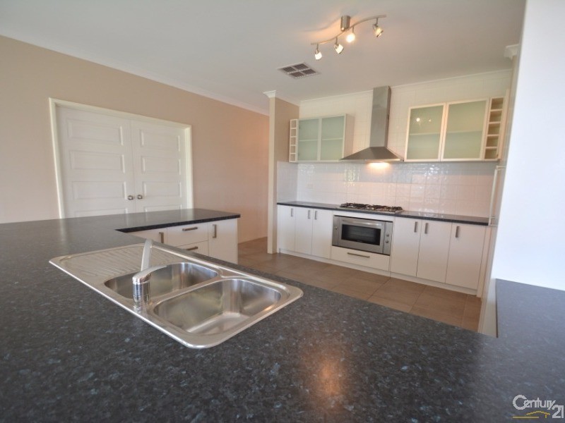 5 Pictum Way, Halls Head WA 6210