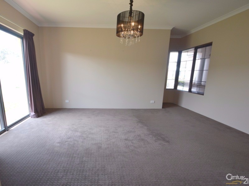 5 Pictum Way, Halls Head WA 6210