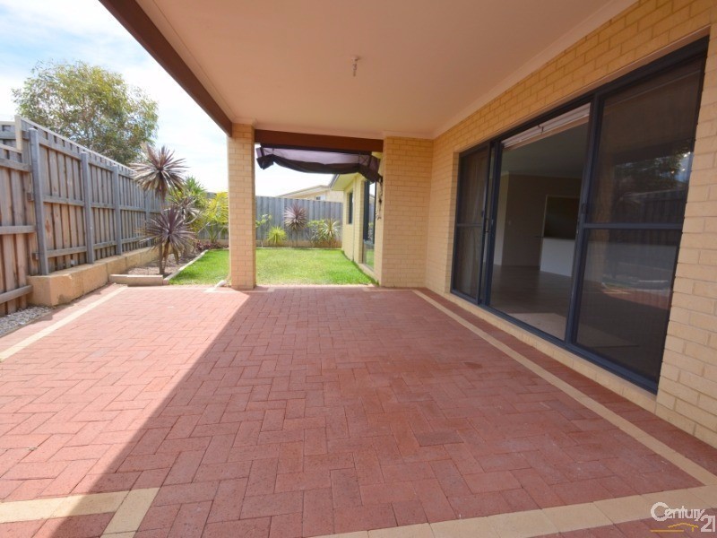 5 Pictum Way, Halls Head WA 6210