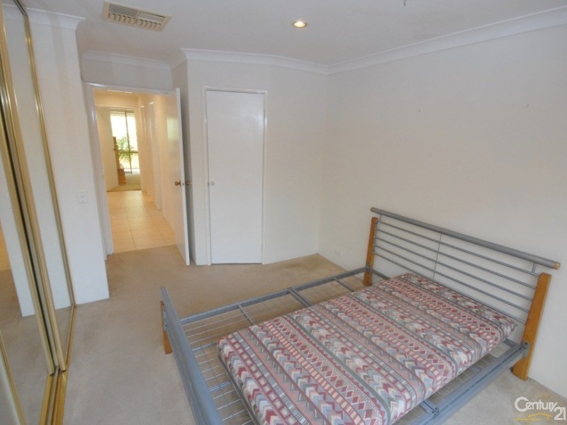 4 Fulmar Mews, Ballajura WA 6066