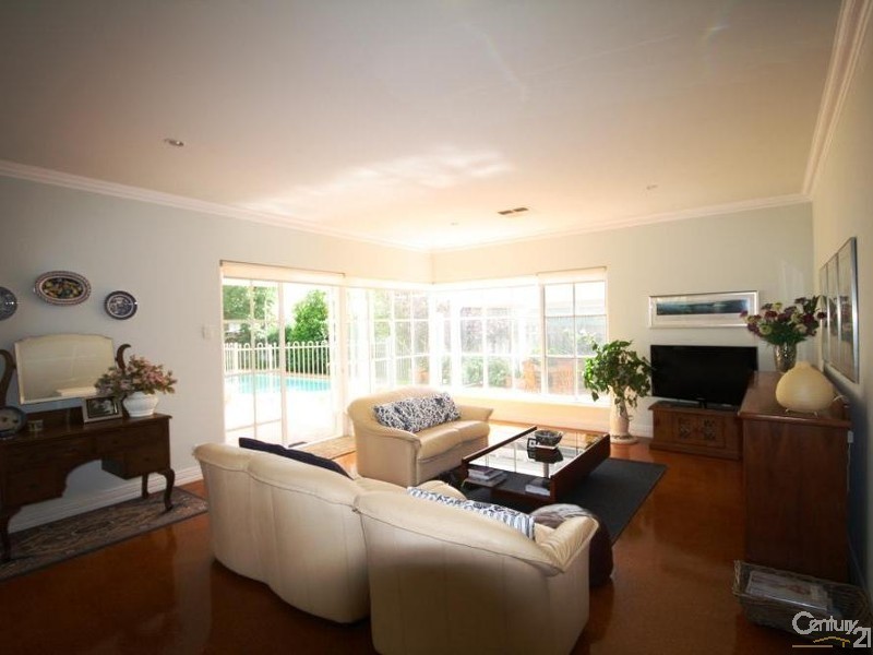 11 Balwarra Avenue, Dianella WA 6059