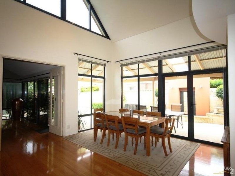 25 Peninsula Road, Maylands WA 6051