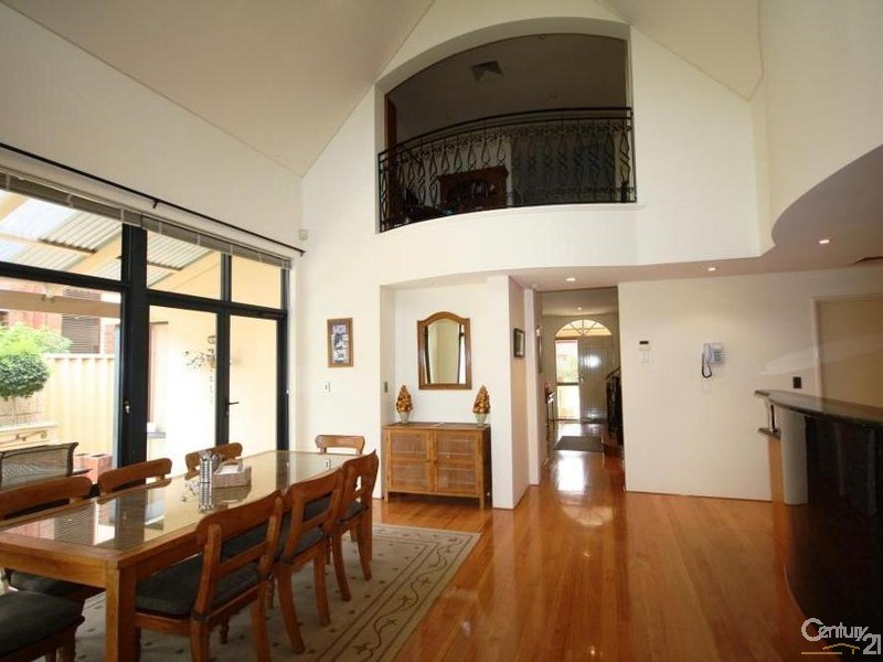 25 Peninsula Road, Maylands WA 6051