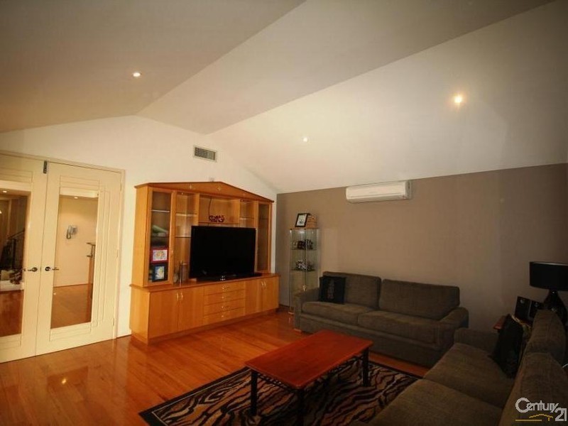 25 Peninsula Road, Maylands WA 6051