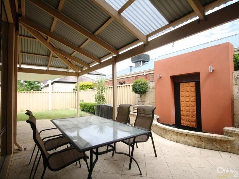 25 Peninsula Road, Maylands WA 6051