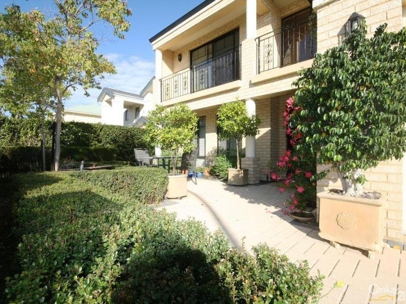 25 Macaulay Crescent, Inglewood WA 6052