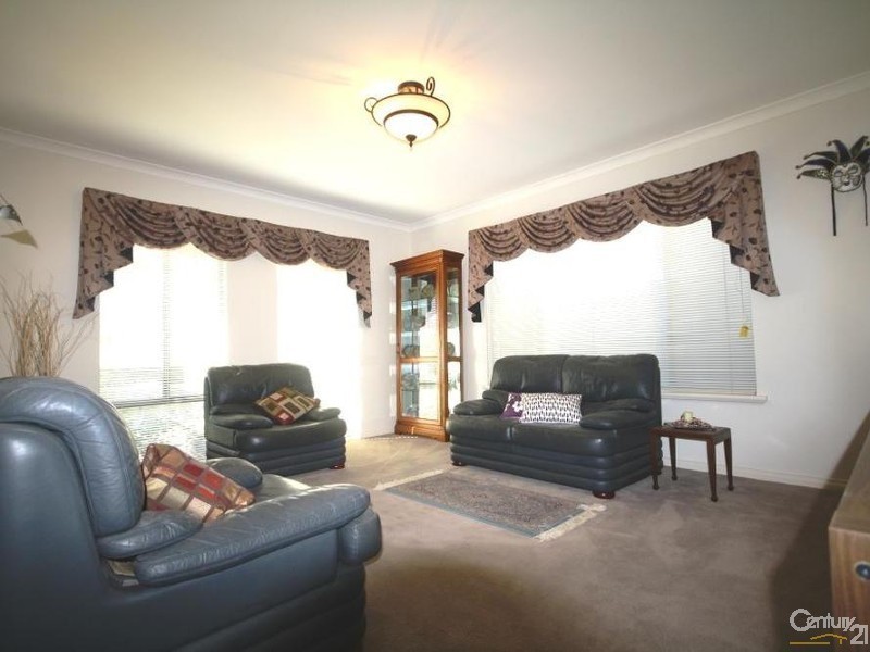 25 Macaulay Crescent, Inglewood WA 6052