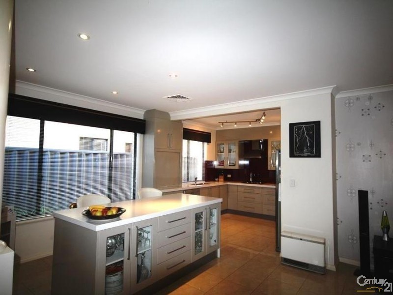 25 Macaulay Crescent, Inglewood WA 6052