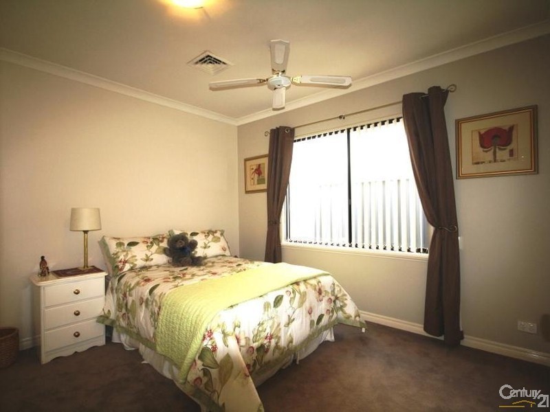 25 Macaulay Crescent, Inglewood WA 6052