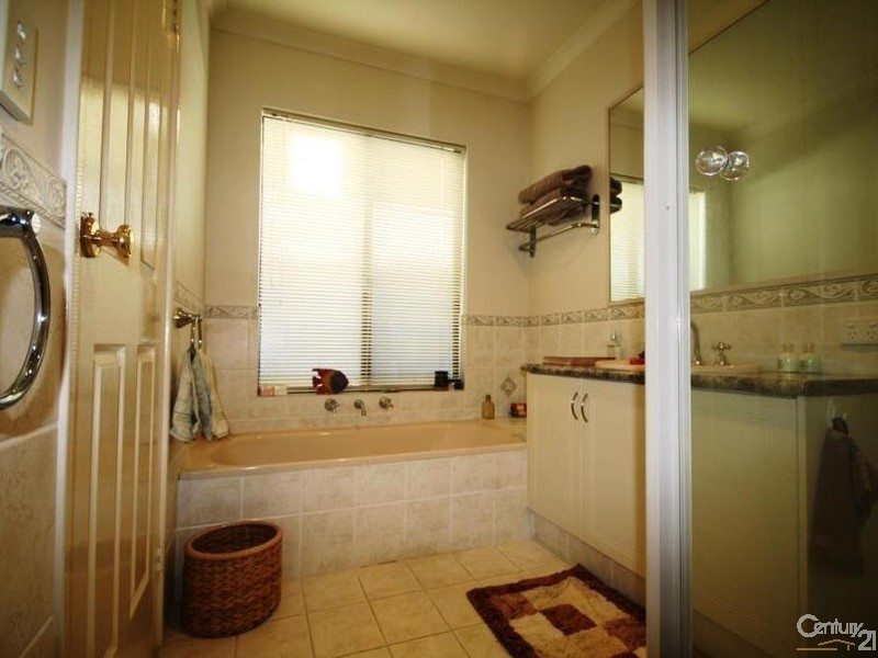 25 Macaulay Crescent, Inglewood WA 6052