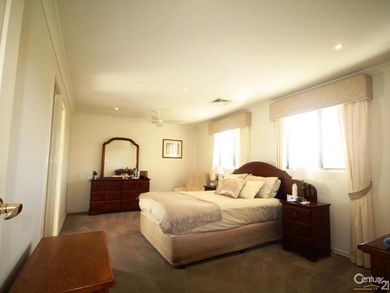 25 Macaulay Crescent, Inglewood WA 6052