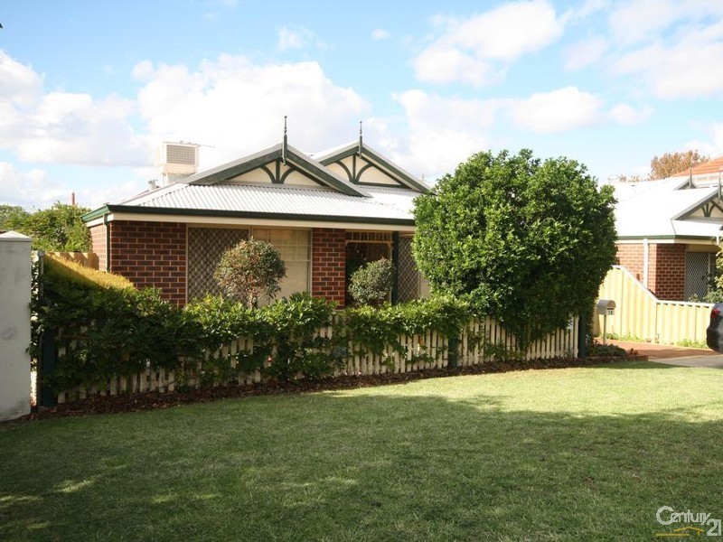 18 Gloucester Street, Victoria Park WA 6100